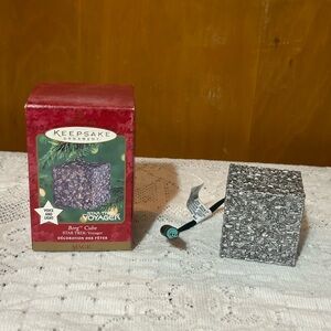 Star Trek Voyager 2000 Hallmark Borg Cube Ornament - Untested